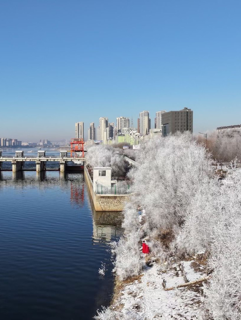 吉林田野上的吉他之音