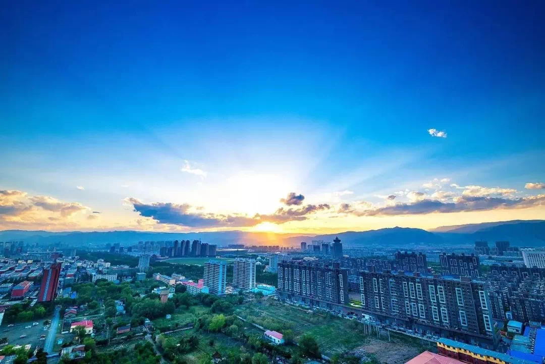 暖阳下的呼和浩特友情传奇